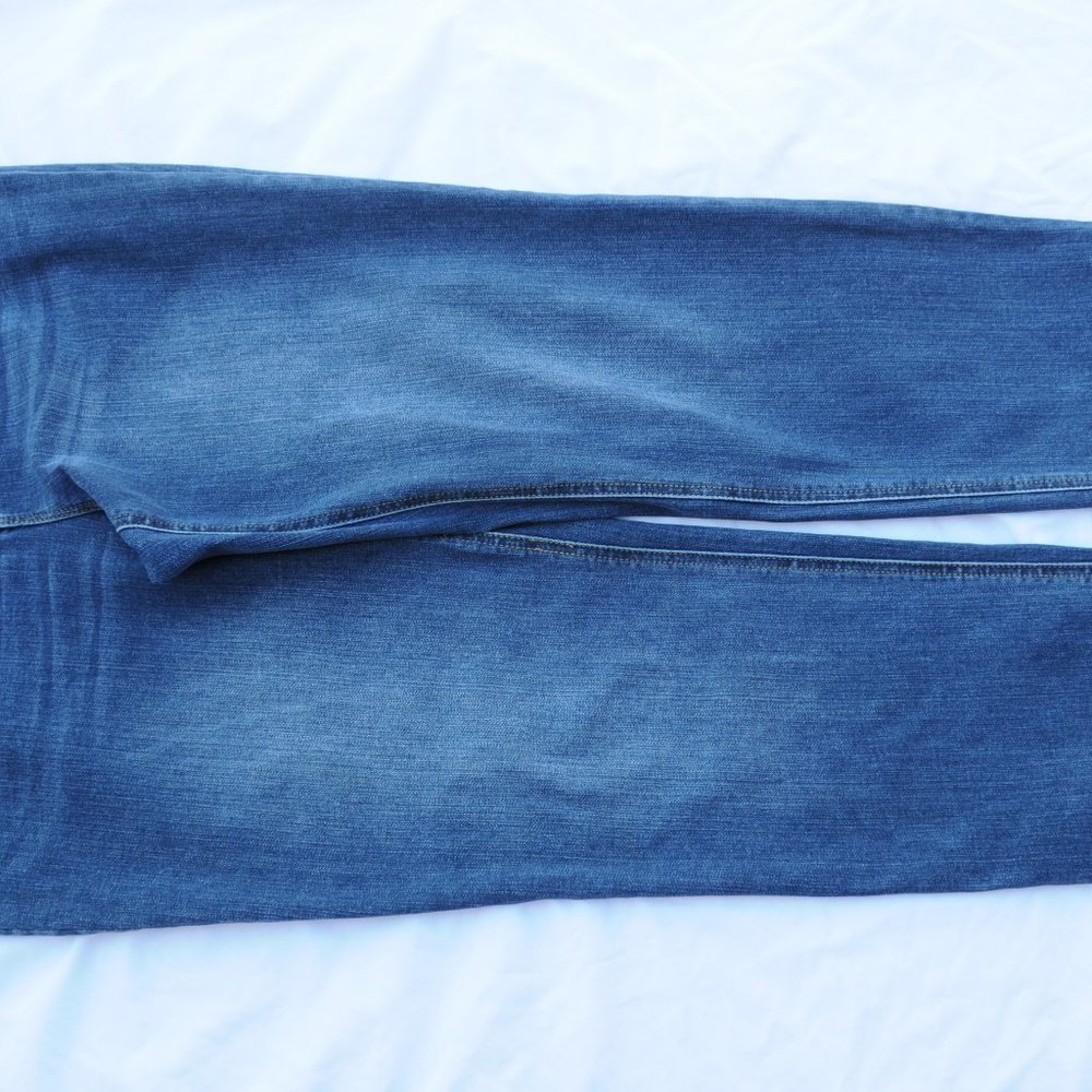 EUC So Lifting Chico's Jeans - Picture 3 of 6